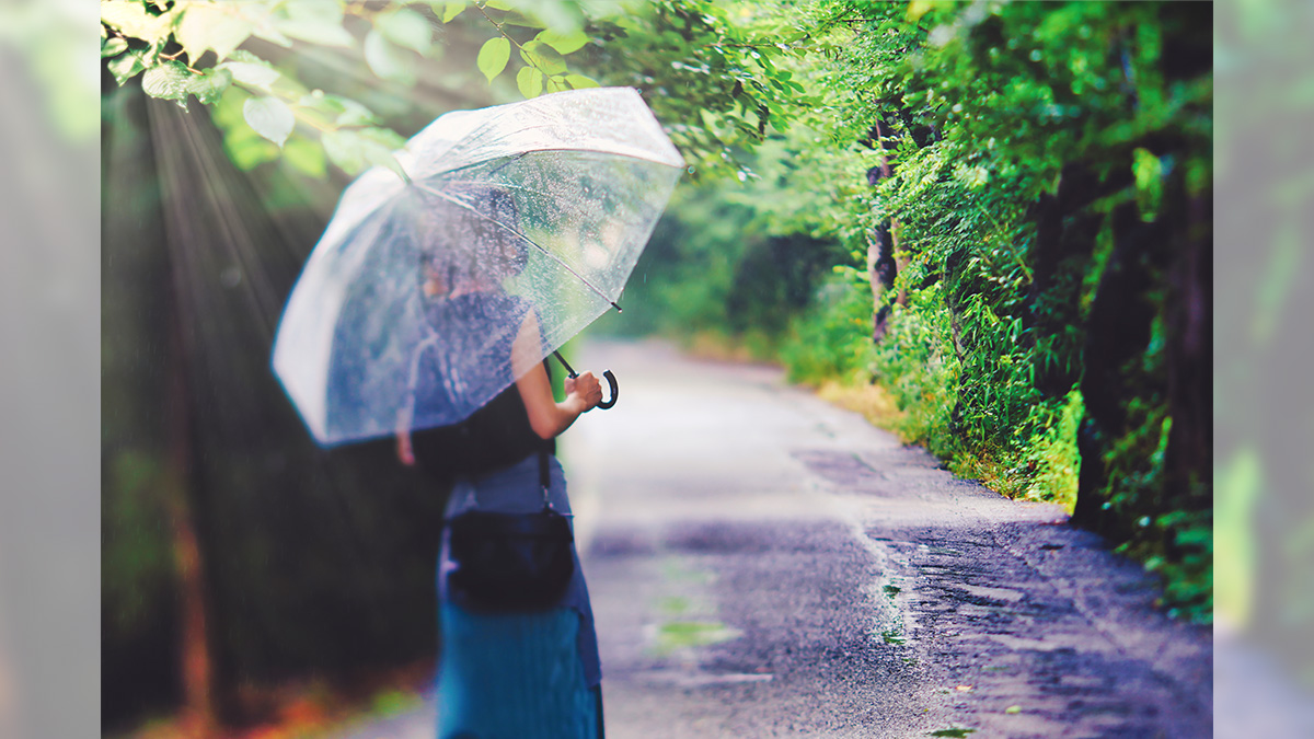 ベタつきや乾燥に要注意！梅雨の肌トラブル4選