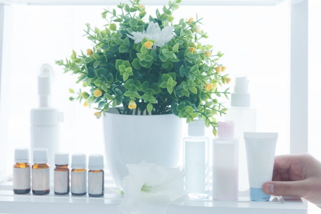 植物と様々な植物幹細胞コスメ