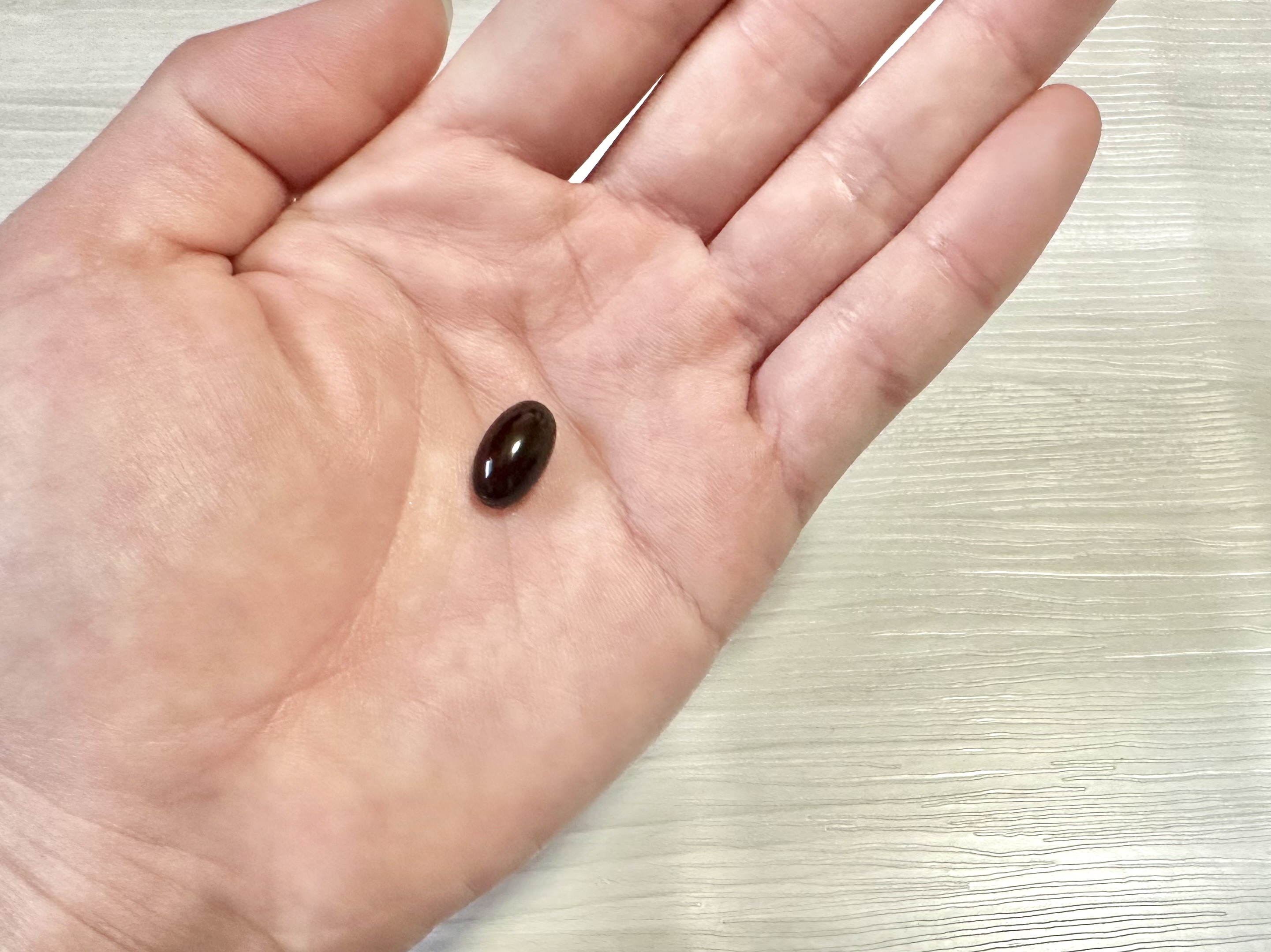 ギュープレミアムサプリメントは無味無臭なので、公衆の場でも気にせず飲むことができるサプリです。