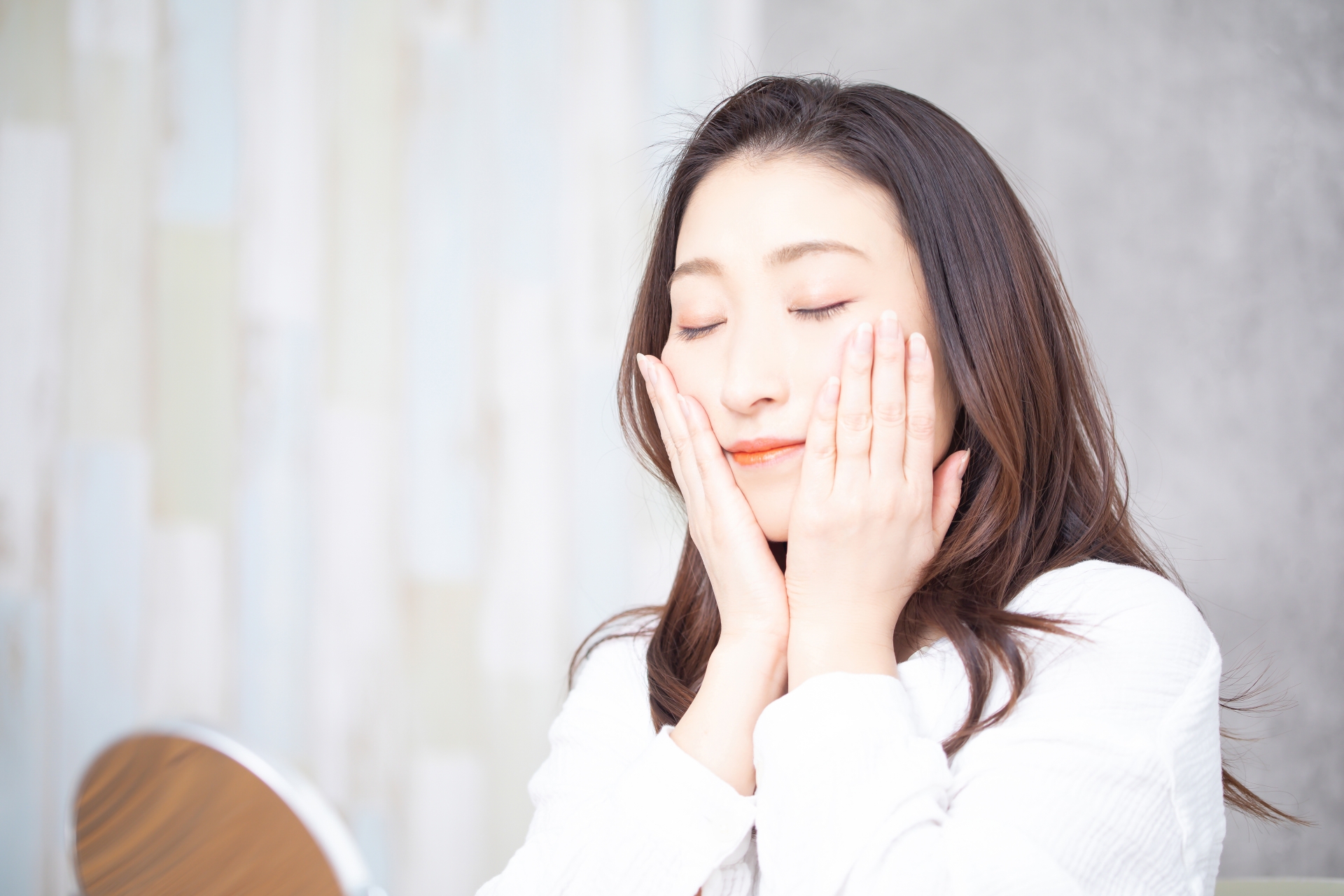 肌が潤っている女性の写真